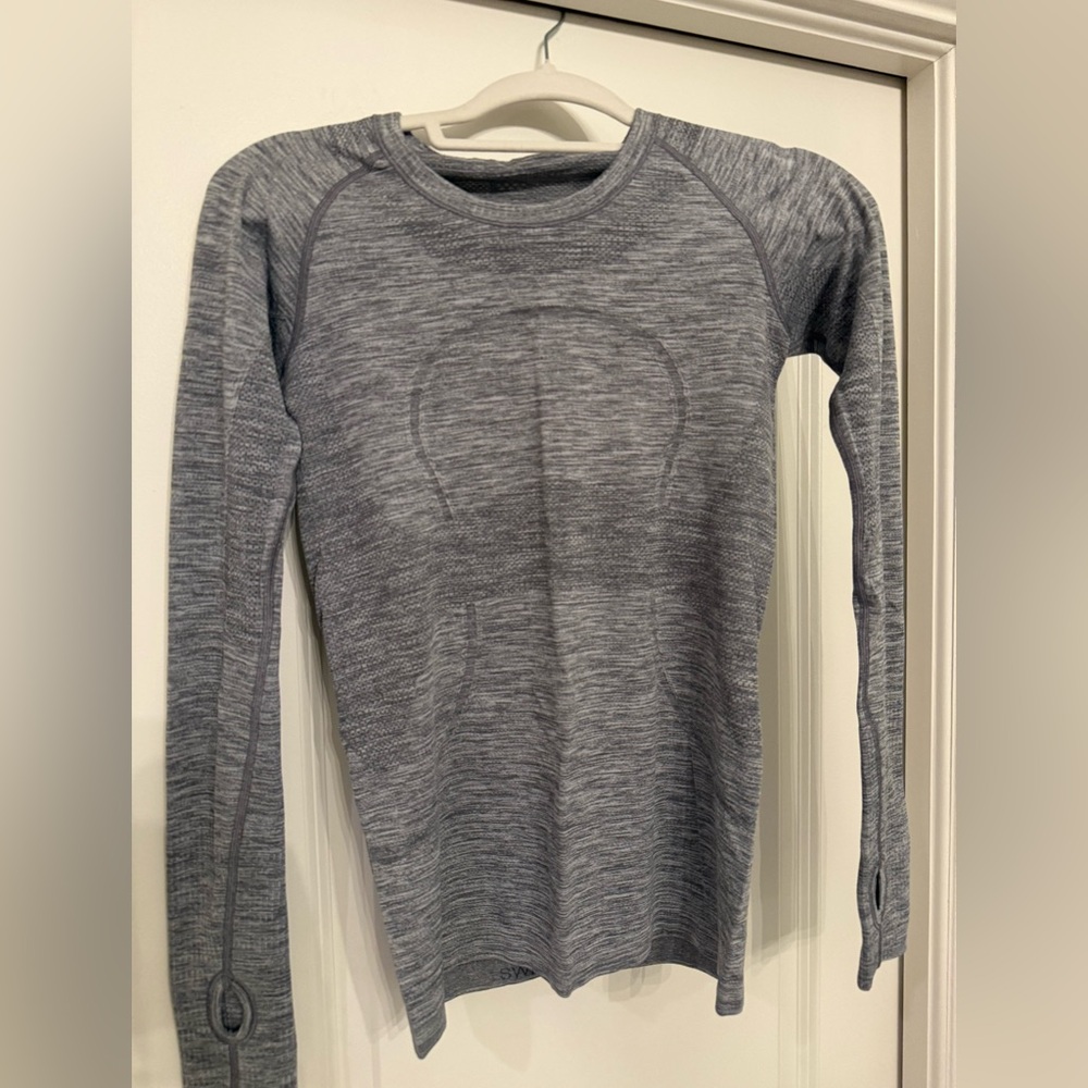 Lululemon Athletica Heathered Gray Long Sleeve Top